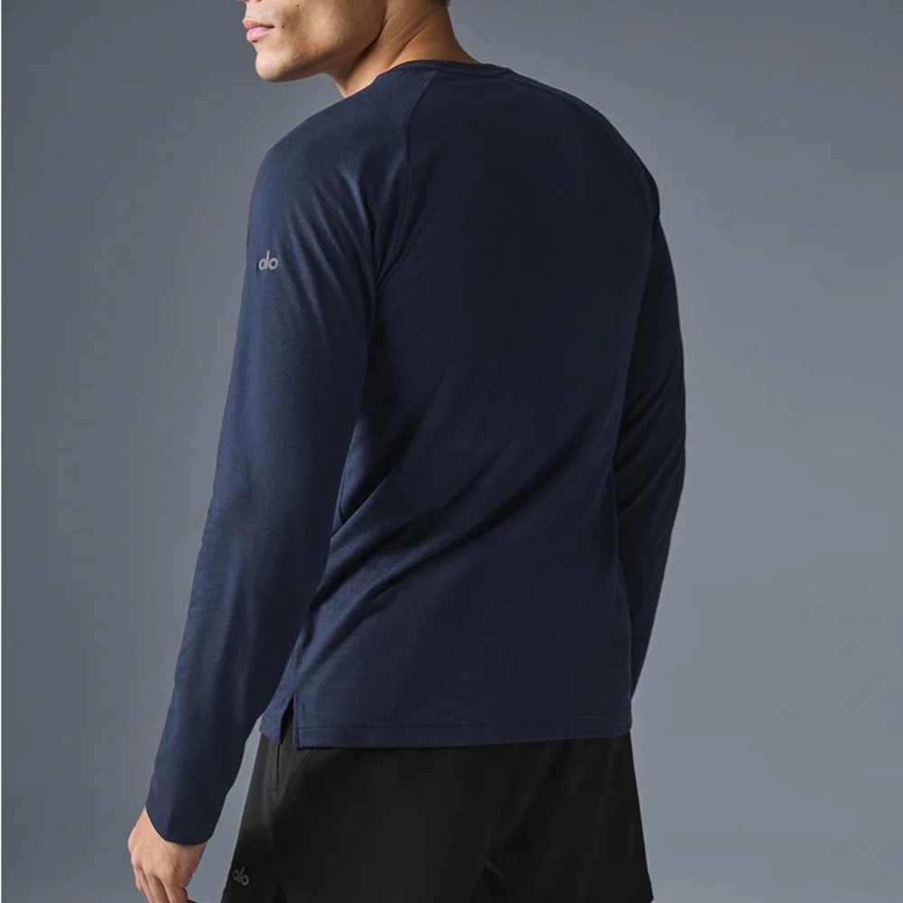 Alo Yoga Men's Triumph Long Sleeve Tee